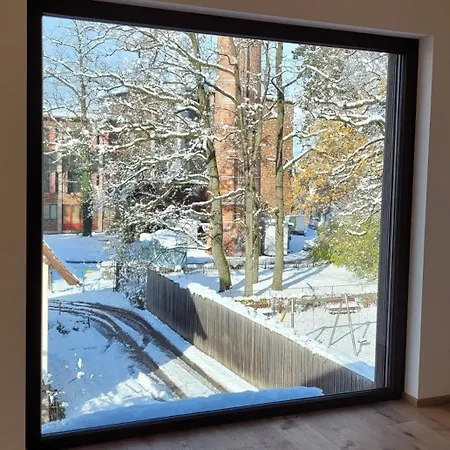 Urban-apartmenthaus Zwischen Berg Und