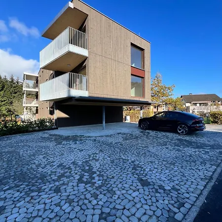 Urban-apartmenthaus Zwischen Berg Und 아파트 *