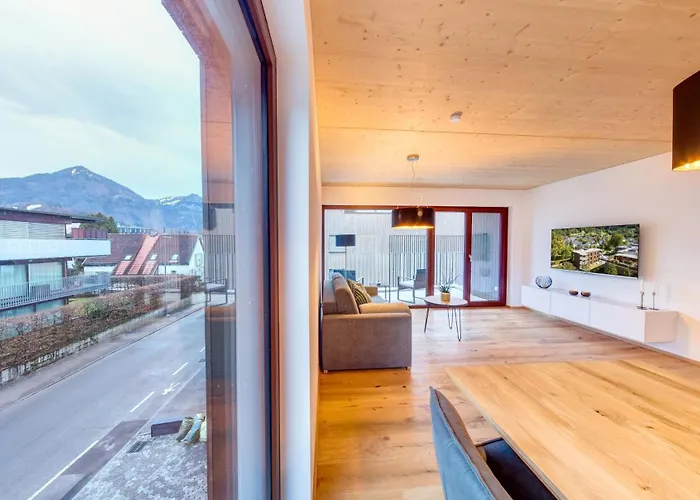 Urban-apartmenthaus Zwischen Berg Und Apartment *